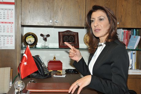 AK Parti İzmir Milletvekili Nesrin Ulema