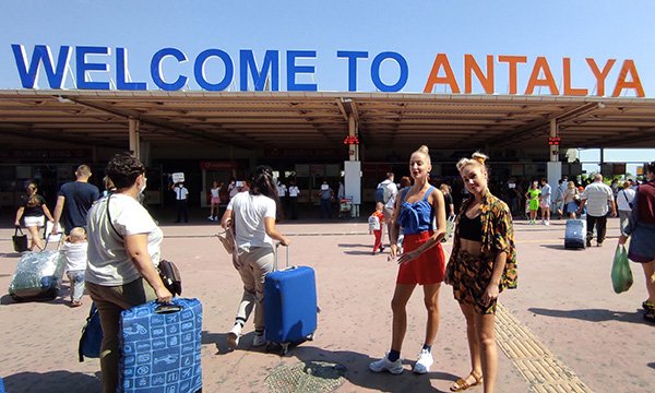 Antalya'da turist sayısı 1 milyonu geçti