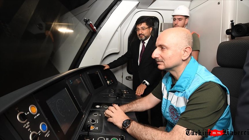 Bakan Karaismailoğlu, Pendik-Sabiha Gökçen Havalimanı metro hattının test sürüşüne katıldı