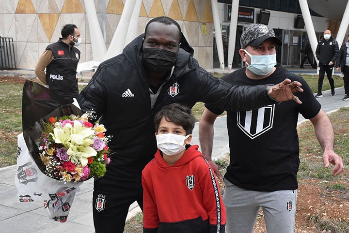 Beşiktaş kafilesine Sivas'ta coşkulu karşılama