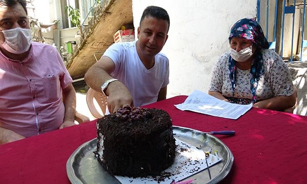 21 yılda 13 beyin kanaması, 6 felç geçiren Ferkan, 41'inci yaşına bastı  