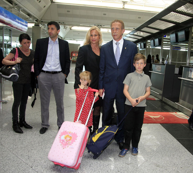 3 dizi çekti parası istediği eve yetmedi