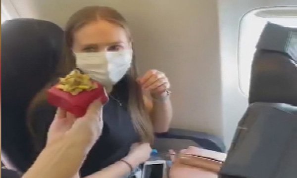 30 bin feet'te sürpriz evlilik teklifi