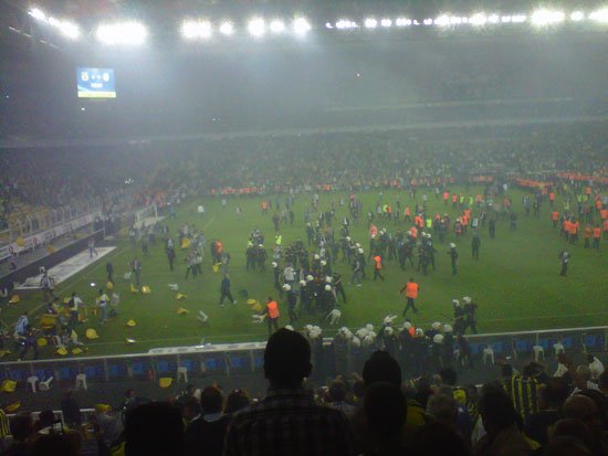 Her yerde fener