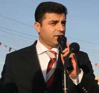 Demirtaş 'PKK ile Aramıza Mesafe Koyacağız'