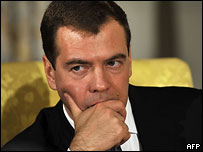 Медведев признал существование кризиса в