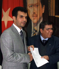 AK PARTİ'DE 8. ADAY ADAYI RESMİ MÜRACAATINI YAPTI 