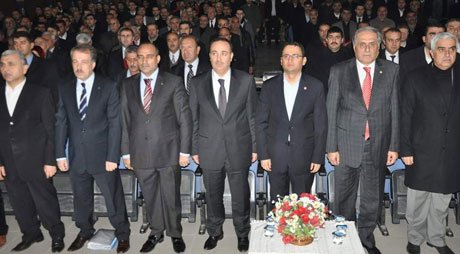 Adnan Efe İlçe Başkanlığı'na seçildi. 