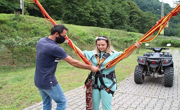 Adrenalin tutkunlarının yeni gözdesi; 'İnsan Sapanı'