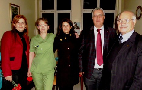  AK Parti 2013 yılına kimsesiz çocuklarla girdi. 