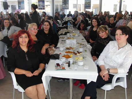Siyasetci kadınlar bir araya geldi