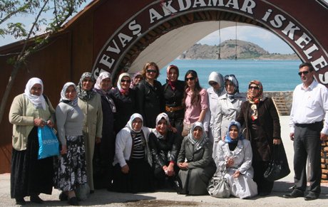 Ak Parti Van Kadın Kolları 