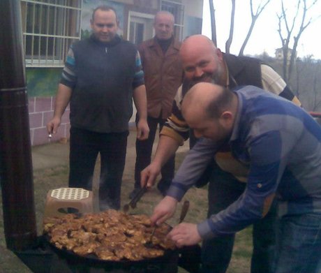  AK Partililerin mangal keyfi