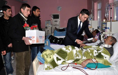 AK Parti İlçe Gençlik Kolları hasta ziyareti