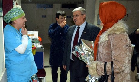 Ak Parti kadın kolları Hastaları ziyaret ettiler