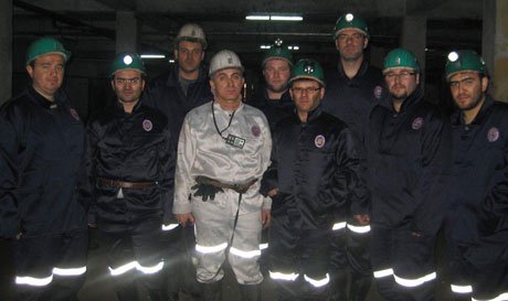 AK Parti'li Gençler maden ocağına indi.