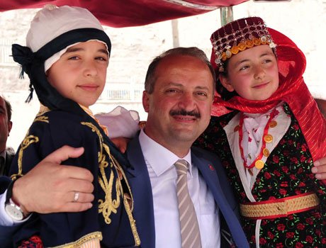 Akgül, Okulların Yılsonu Şenliklerine Katıldı