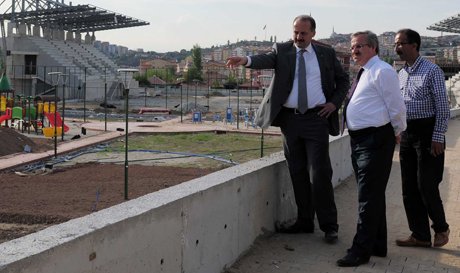Akgü​l Semt Stadını Denetledi