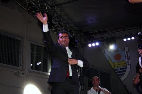 Altan,MHP'den istifa ederek AK Parti'ye katıldı.