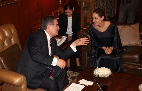 Angelina Jolie Bakan Şahin ile görüştü