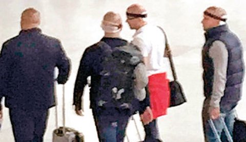 Arap Turist Türkiye'ye saç ekimi için geliyor.