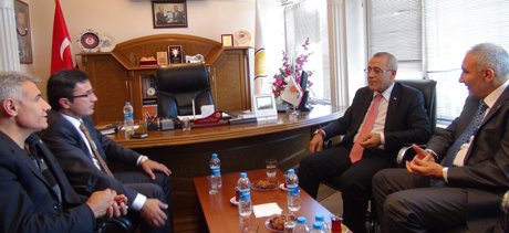 Arıcı, AK Parti Malatya İl Başkanlığı'nı ziyaret etti. 