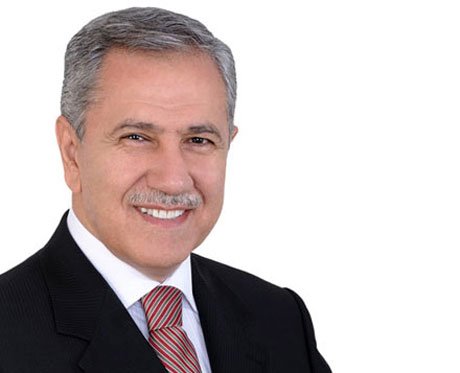 Arınç göstericilerle görüşüyor