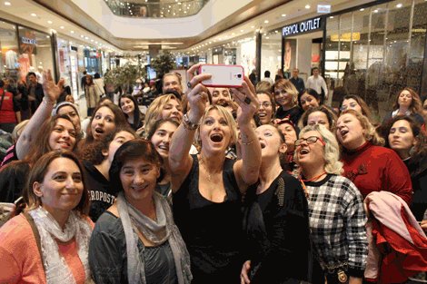 Ayşe Arman, Sevenleriyle buluştu