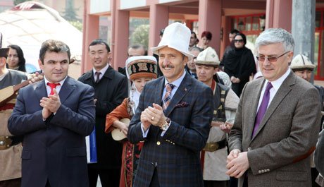 Aziz Yeniay,Nevruz 4000 yıldan beri kutlanılıyor