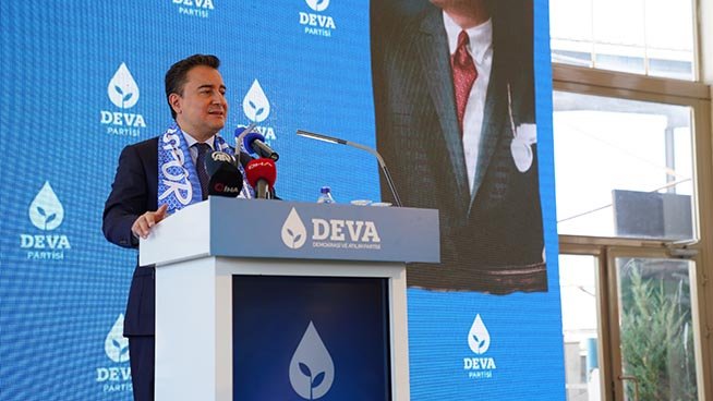 BABACAN: “Demokrasiyi askıya alırsanız, ekmeği de askıya koyarsınız”