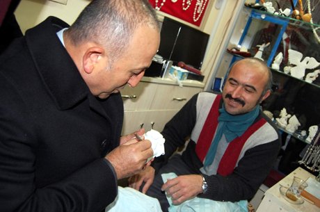 BAKAN ÇAVUŞOĞLU “LÜLE TAŞI” USTASI OLDU 