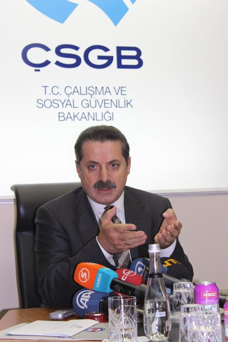 Bakan Çelik 'Dershaneler Eğitim Sisteminin Doğurduğu Müesseselerdir'