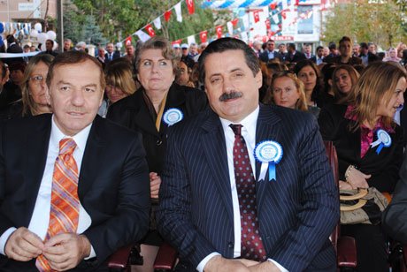 Bakan Çelik,70 milyonun hakkına kimse tecavüz etmesin
