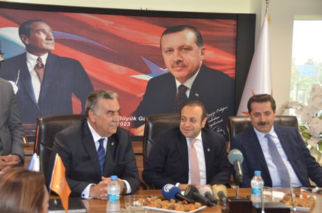 Bakan Egemen Bağış İzmir’de