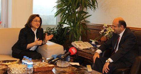 Bakan Işık, Fatma Şahin ile makamında görüştü