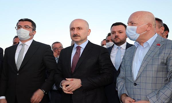 Bakan Karaismailoğlu, Erzurum Havalimanı'nda   