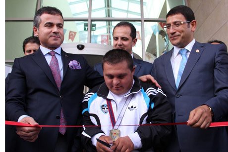 Bakan Kılıç, Çankırı Gençlik Merkezi'nin açtı
