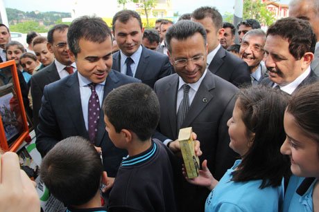 Bakan Kılıç,Atatürk Evi Müzesi’nin açılışını yaptı. 