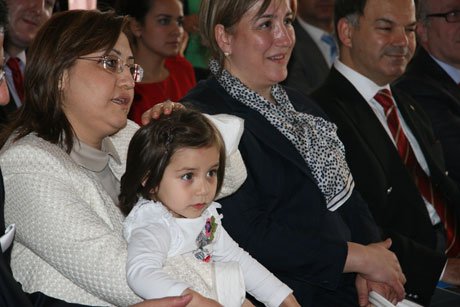 Bakan Şahin, kimsesiz çocuklarla bir araya geldi. 