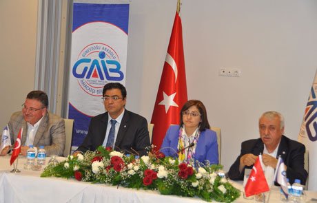 Bakan Şahin,GAİB'de İhracatçılarla buluştu