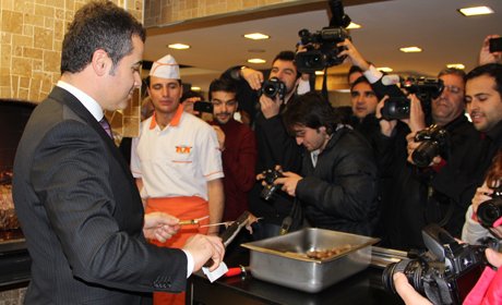 Bakan Suat Kılıç, Erzurum’da cağ kebabı yedi