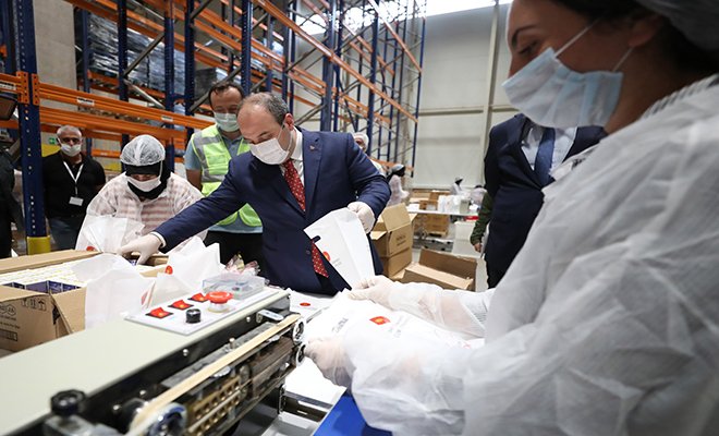 Bakan Varank: 5,5 milyon vatandaşımıza hijyen kitlerini ulaştırdık