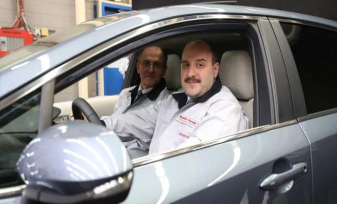 Bakan Varank: Yerli otomobil hayalimizde ciddi bir erteleme yok