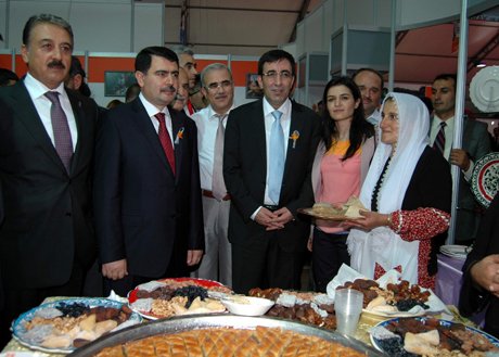  Bakan Yılmaz,SODES  Fuarı'nın açılışına katıldı