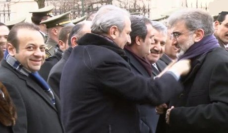 Bakanların atkı dayanışması