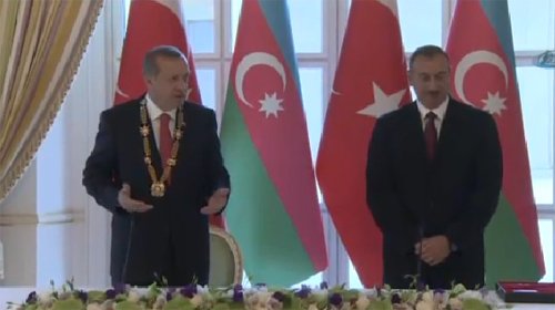 Bakü'de Erdoğan’a onur nişanı