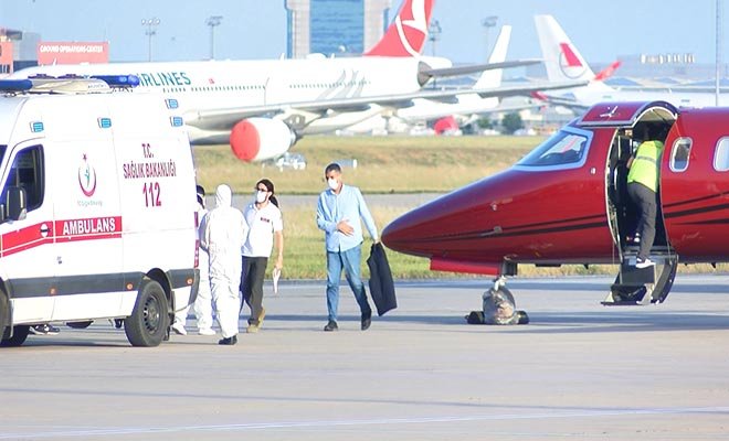 Bakü'deki kanser hastası ambulans uçakla İstanbul'a getirildi