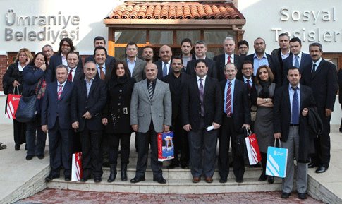  Basın Danışmanları Platformu'nu kurdu.
