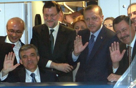 Başkan Kadıoğlu kursiyerleriyle buluştu. 