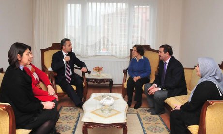 Başkan Uzun yanan evi tadilat ettirdi. 